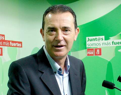 Noticia de Almería 24h: El candidato socialista, Juan Carlos Pérez Navas, se compromete a impulsar Nueva Andalucía como centro comercial abierto