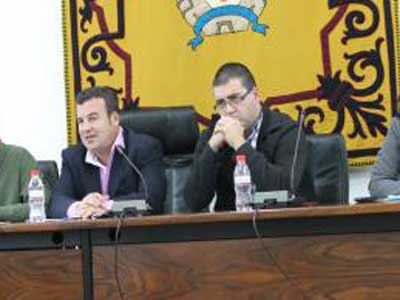 Noticia de Almería 24h: El Círculo PODEMOS Carboneras avisa de que el verdadero problema no está en la imputación del Alcalde, está en el contrato de Limpieza