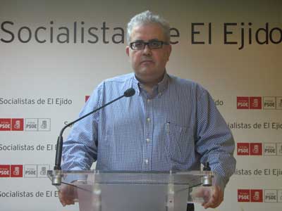 Noticia de Almería 24h: El PSOE de El Ejido exige al equipo de gobierno que cobre a Elsur la factura eléctrica del abastecimiento del agua