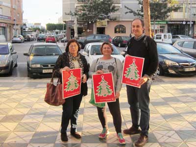 IU Roquetas anima a los vecinos a hacer sus compras de fin de ao en el pequeo comercio de barrio