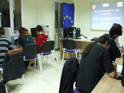 Los jvenes conocen el Servicio de Voluntariado Europeo del que forma parte el Ayuntamiento de Hurercal-Overa