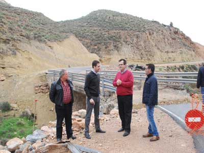 El alcalde y el Diputado provincial de Fomento visitan las obras del Puente del Tejar