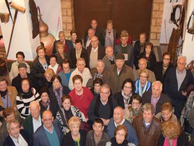 Ms de 200 mayores y pensionistas participan en la convivencia navidea en Albondn