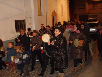 Noticia de Almera 24h: Gdor sali de parranda con zambombas y panderetas para festejar la Navidad