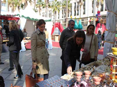 La Plaza Mayor acoge hasta el prximo martes un Mercado Navideo con una variada exposicin de artculos y productos tradicionales