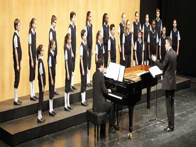 Noticia de Almera 24h: Los Chicos del Coro de Saint Marc muestran la magia de sus voces en Almera