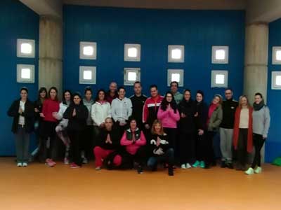 23 monitores de las escuelas deportivas municipales participan en el I curso de yoga y relajacin organizado por el IMD y el CD Alborn