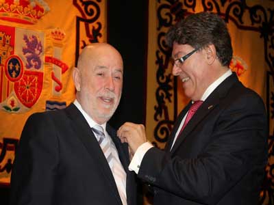 El rector Pedro Molina recibe el nombramiento de Hijo Predilecto de Albox como el mejor regalo de su vida