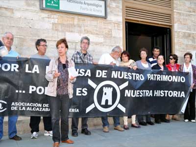 Amigos de la Alcazaba se concentrar el viernes a las puertas del centro de interpretacin Puerta de Almera para exigir su apertura
