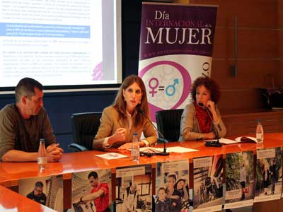 El Ayuntamiento da protagonismo a los hombres que apuestan por la igualdad en la campaa del Da Internacional de la Mujer
