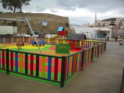 A punto de concluir las obras del nuevo gran parque infantil del centro de Hurcal de Almera