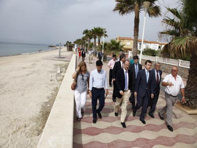 El alcalde califica de magnfica noticia que el Gobierno asuma la opcin municipal para regenerar la playa de Costacabana