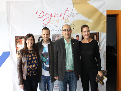 Dabiz Muoz y Samantha Vallejo-Njera hacen las delicias del numeroso pblico de Degustho