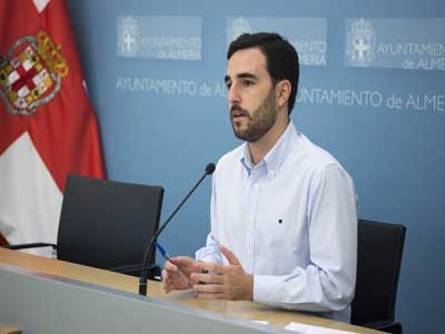 Carlos Snchez defiende que el Ayuntamiento de Almera siempre ha respetado la memoria histrica 