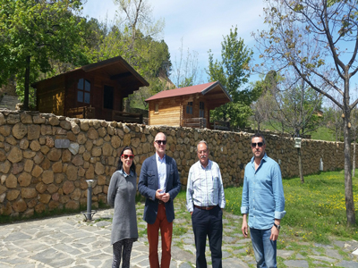 El delegado de Fomento visita Sern y Laroya para conocer la oferta de turismo rural de la comarca