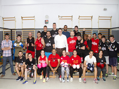 El concejal de Deportes visita a los dos campeones de Andaluca de Boxeo