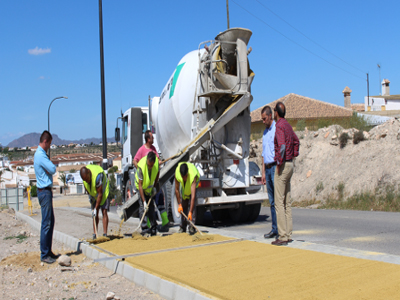 El Ayuntamiento ltima las obras del carril bici-sendero peatonal de La Atalaya
