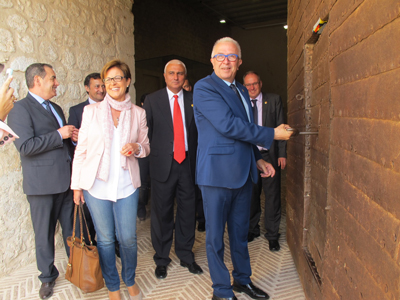 Un proyecto para restaurar el Patio de Honor del Castillo de Vlez-Blanco impulsar la imagen de la marca Mrmol de Macael