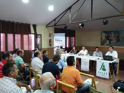 ASAJA-Almera rene a citricultores del Levante para informarles de las novedades del seguro agrario