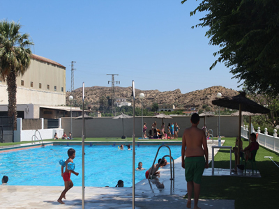 Las familias en paro de Gdor podrn acceder gratis a la piscina municipal este verano