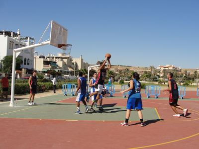 El Torneo de Basket 3X3 abre la campaa deportiva municipal que se llevar a cabo durante los meses de verano en los ncleos costeros