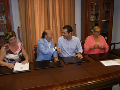 El Ayuntamiento y la Federacin Unin Roman firman un convenio para favorecer la integracin social del pueblo gitano