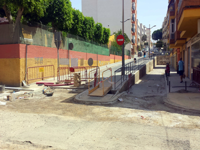 El PSOE exige al Ayuntamiento que no suprima el alcantarillado en las obras de la calle Quinta Avenida
