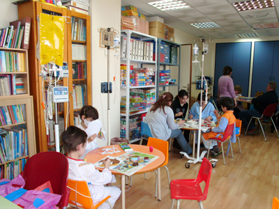 Cerca de 2.000 nios han sido atendidos en las aulas hospitalarias de Almera durante el curso escolar 2014-2015