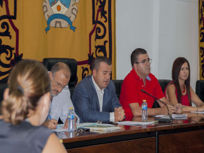 El Ayuntamiento de Carboneras baja sus impuestos para 2016 y modifica los creditos del presupuesto de 2015 en ms de un milln de euros