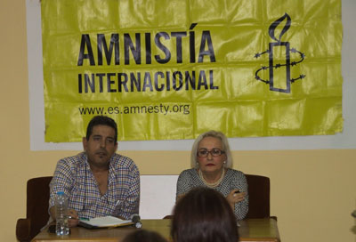 Francisca Medrn (Amnista Internacional) presenta en Almera La vivienda en Espaa, un derecho hipotecado