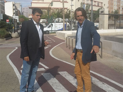 Cs Almera aboga por fomentar el uso del carril bici recin inaugurado