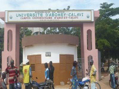 La Universidad africana de Abomey Calavi reibir material informtico y de oficina de la UAL
