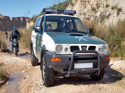 Una familia perdida en la Sierra de Gdor es rescatada por la Guardia Civil