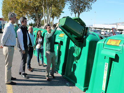 38 nuevos contenedores de reciclaje de vidrio harn de Adra un lugar ms sostenible