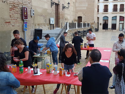 Fiesta sin alcohol en la plaza Mayor de Vera