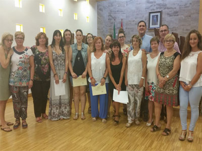 220 mujeres de 18 municipios de Almera conocen el arte a travs de los Talleres Carmen de Burgos