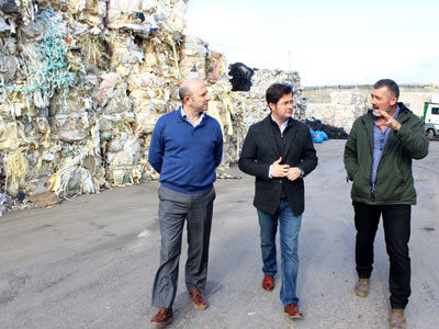 El alcalde ve en la empresa de gestin de restos vegetales, VEGATRANS el potencial del tejido empresarial del municipio