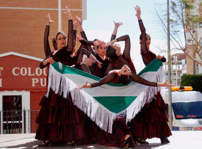 El Ayuntamiento de Adra ha conmemorado el Da de Andaluca con una jornada de actividades en la Plaza de San Marcos 