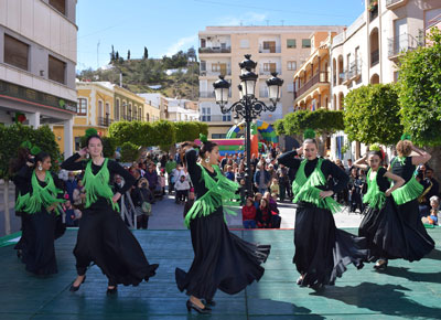 Gdor celebra con izado de la bandera, msica y bailes tpicos el Da de Andaluca