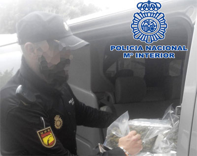 La Polica Nacional  se incauta en Almera de 8.100 gramos de marihuana ocultos en un vehculo caleteado