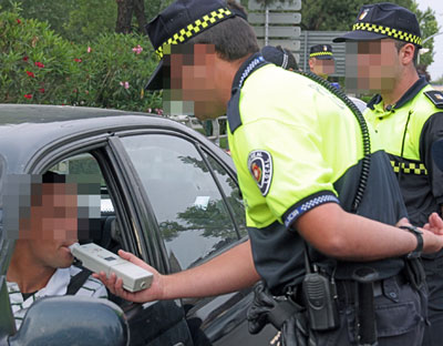 La Polica Local de Garrucha se forma para efectuar controles de alcoholemia