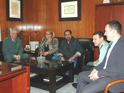 La Federacin Provincial de Asociaciones Gitanas Unin Roman Almera visita la Comandancia de la Guardia Civil