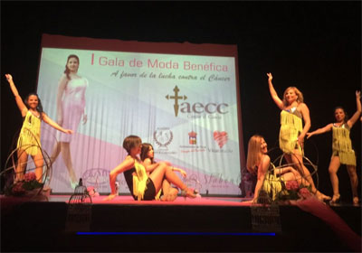 Vcar muestra su solidaridad con los enfermos de cncer en la I Gala de la Moda