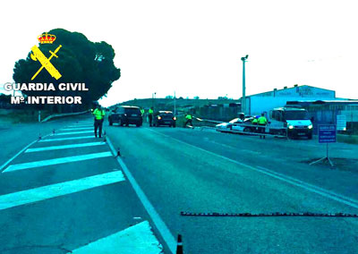 La Guardia Civil controla 1280 vehculos durante el fin de semana, 51 conductores dan positivo en alcohol y 6 posean drogas 
