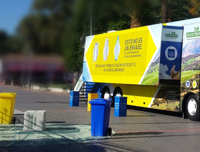 Berja asume el reto Reciclaplus de aumentar los envases depositados en contenedores amarillos 