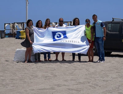 La bandera Q de Calidad Turstica ondea en la playa de Vera