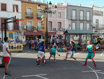 xito de participacin en el Campeonato 3x3 de Baloncesto en la Calle de Tabernas con 38 equipos 