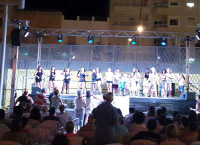 Noticia de Almera 24h: Garrucha saca a la calle las academias y grupos musicales para que el arte refresque las noches de verano