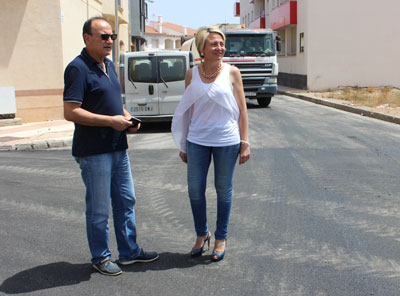 La teniente alcalde Elosa Cabrera, realiza un examen al municipio calle a calle