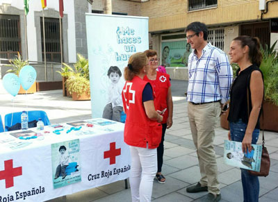 Cruz Roja informa en Adra sobre el programa de Acogimiento Familiar 